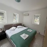 Apartment Dimos *