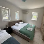 Dimos Apartment *