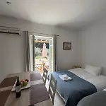 Dimos アパート パロス島