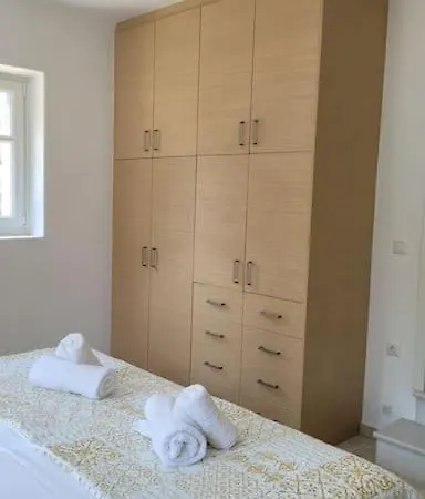 Dimos Apartment *