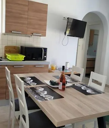 Dimos Apartment *