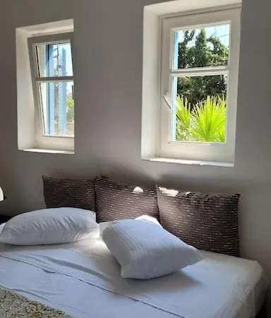 Dimos Apartment *