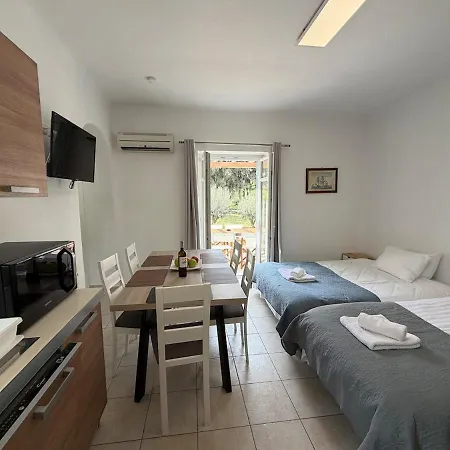 Kaniaris Olive Garden House