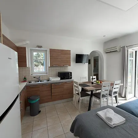 Kaniaris Olive Garden House Апартаменты *