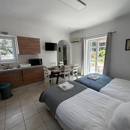 Апартаменты Kaniaris Olive Garden House Парос