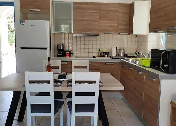 Apartament Dimos *